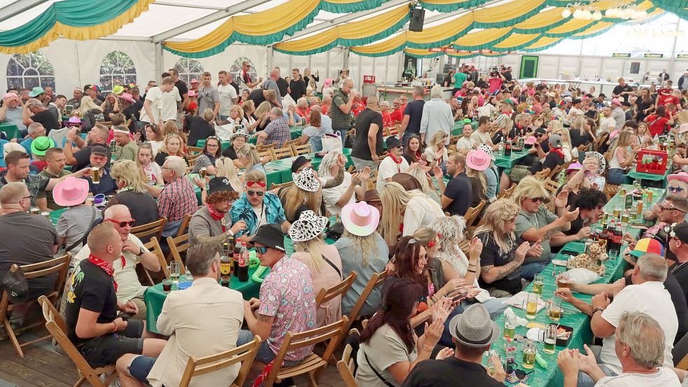 Geselligkeit gehört beim Dörpfest dazu.