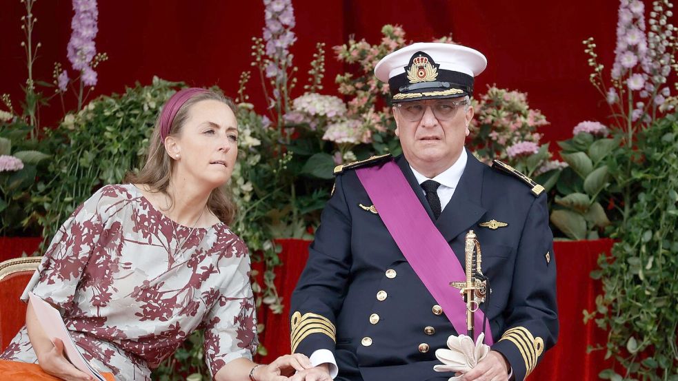 Prinzessin Claire und Prinz Laurent von Belgien sind seit 2003 verheiratet und haben drei Kinder. Mittlerweile hat Laurent auch einen unehelichen Sohn anerkannt. (Archivbild aus 2022) Foto: Bruno Fahy/BELGA/dpa