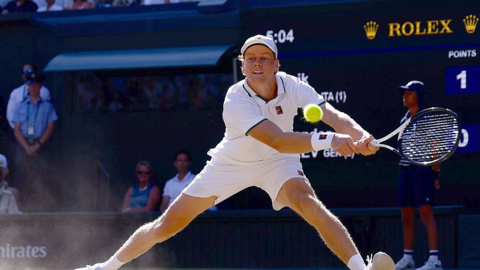 Der italienische Tennis-Star Jannik Sinner muss für die US Open ab. (Archivbild) Foto: Frank Molter/dpa