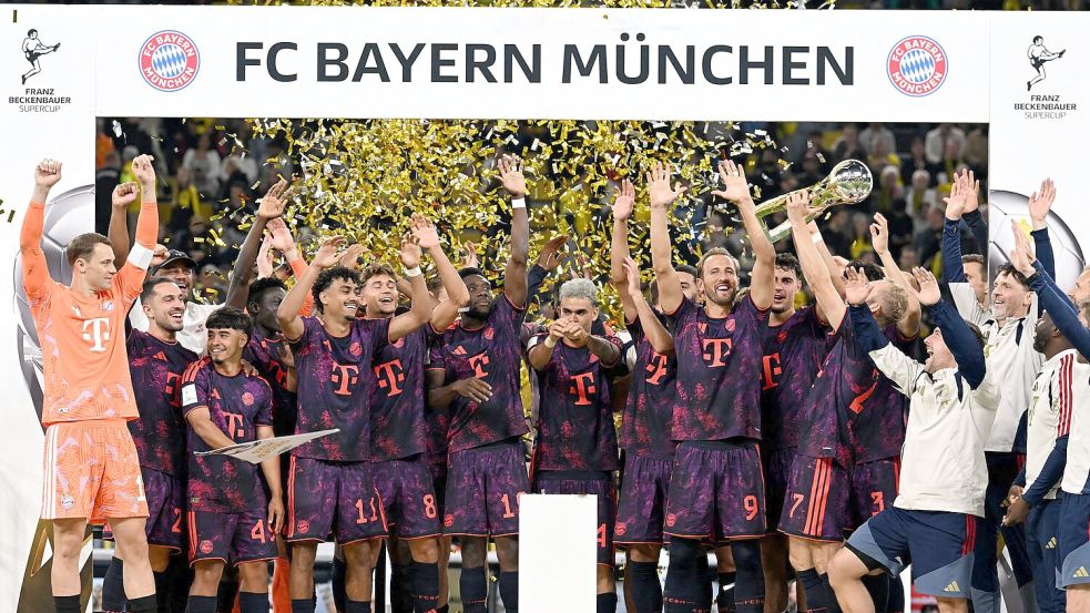 Der FC Bayern München sicherte sich mit dem Franz-Beckenbauer-Supercup den ersten Titel der Saison. Foto: Federico Gambarini/dpa
