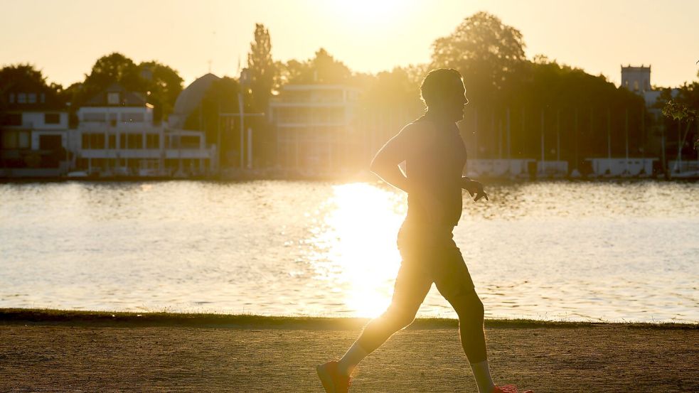 Sportliche Aktivitäten haben in den vergangenen vier Jahrzehnten als Freizeitbeschäftigung erheblich hinzugewonnen. (Symbolbild) Foto: Marcus Golejewski