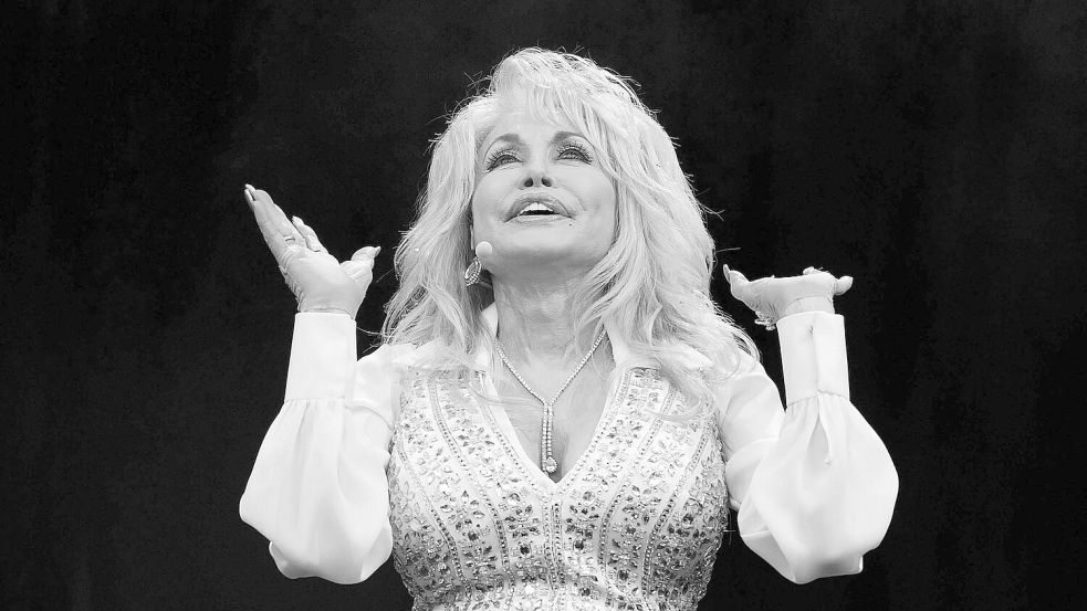 Die Welt trauert um die Country-Ikone Dolly Parton. (Archivbild) Foto: Will Oliver/epa/dpa