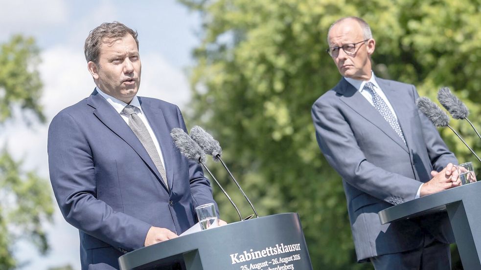 Klingbeil stellt klar, was er in Sachen Zuckersteuer plant - und was nicht. Foto: Michael Kappeler/dpa