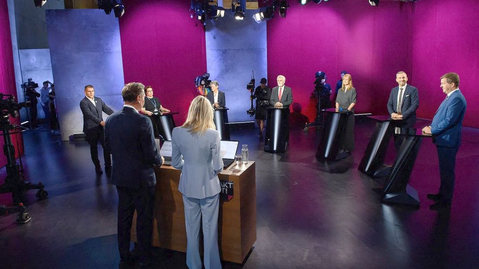 Nach dem Duell wurde die Runde um weitere Spitzenkandidaten erweitert. Foto: Klaus-Dietmar Gabbert