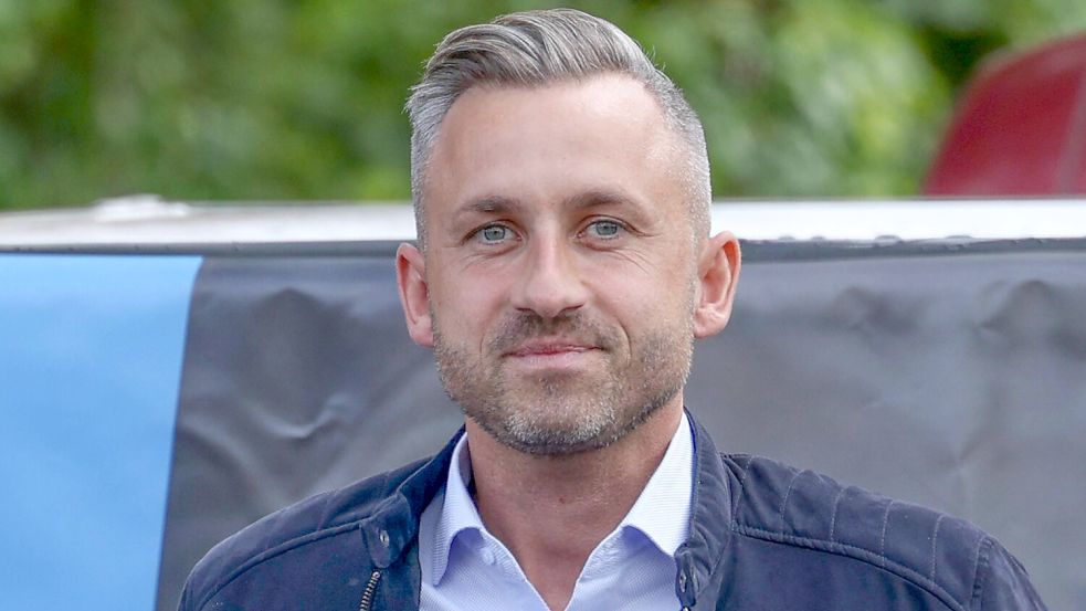 „Einer von uns“ - so sehen ihn die Menschen beim Familienfest der AfD in Merseburg. Und Ulrich Siegmund verspricht ihnen, dass sie gemeinsam „Geschichte schreiben werden“. Foto: IMAGO/Rene Traut