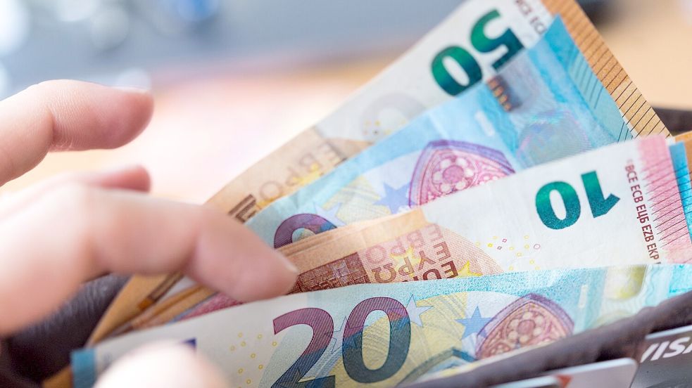 Seit mehreren Quartalen steigen die Löhne in Deutschland schneller als die Inflation. Das ist gut für die Kaufkraft der Menschen. (Symbolbild) Foto: Monika Skolimowska