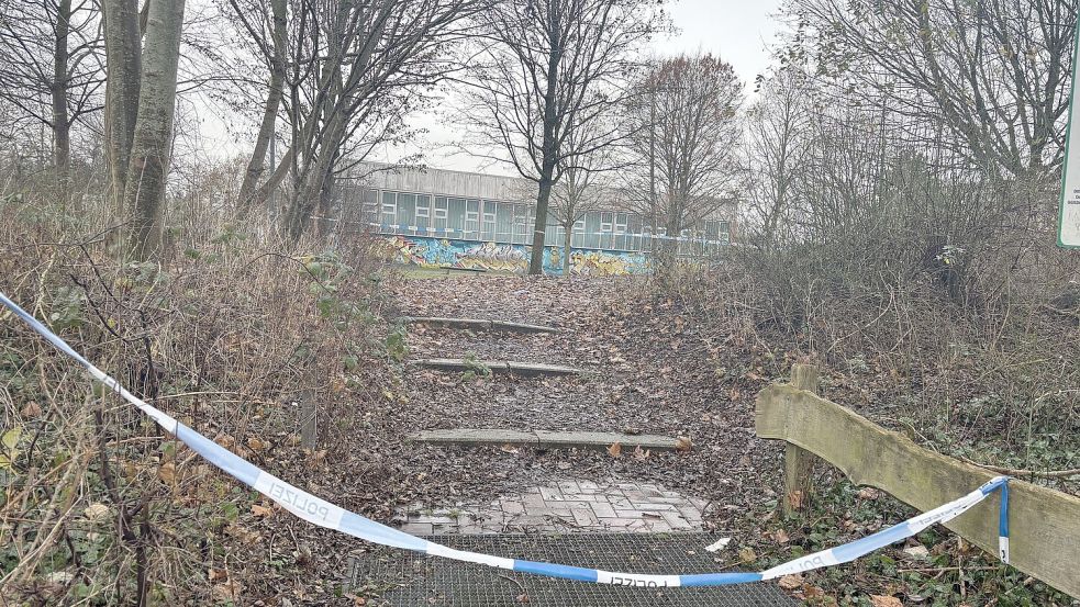 Auf dem Gelände der Grundschule am Grünen Weg in Emden soll es im Dezember 2025 zu der Messerattacke gekommen sein. Foto: Lotta Groenendaal/Archiv