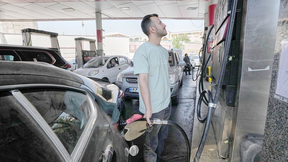 Sind Gerüchte in sozialen Medien der Grund für den Ansturm auf Tankstellen in Teheran? (Archivbild) Foto: Vahid Salemi