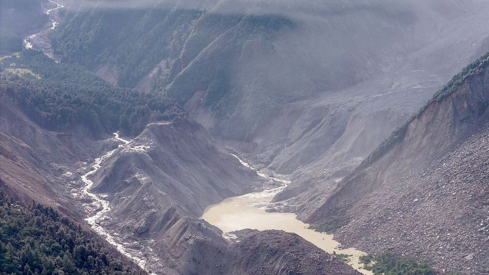 Ein neuer Stausee besorgt die Behörden in China und Nepal. Foto: Li Jian/XinHua/dpa