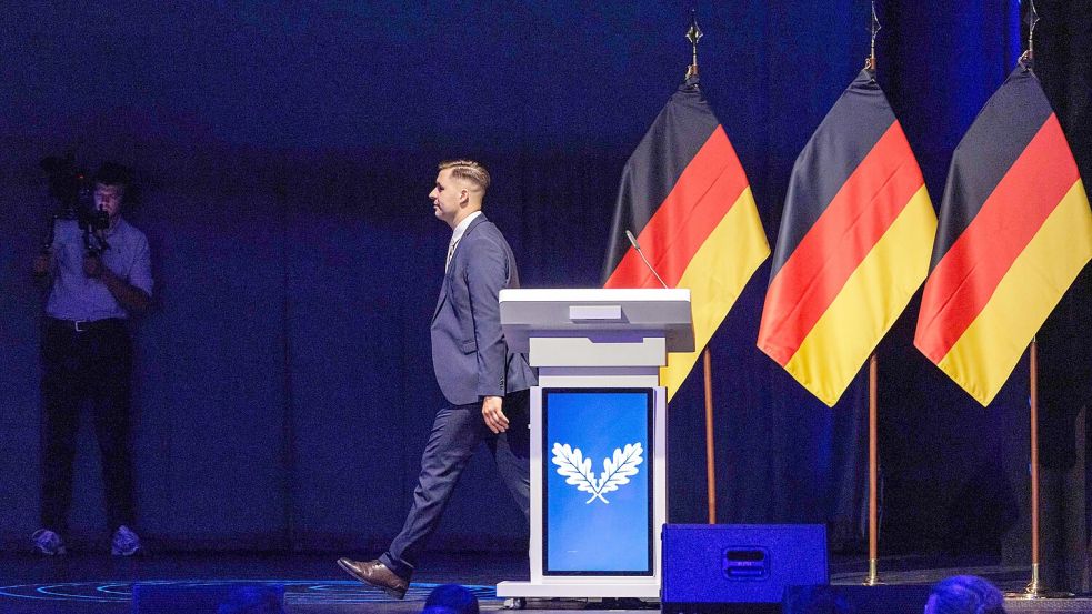 Der Vorsitzende der neuen AfD-Jugend, Jean-Pascal Hohm, wurde nach seiner Rede gefeiert. Foto: dpa/JENS SCHLUTER