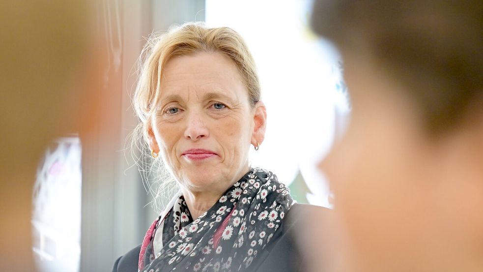 Familienministerin Karin Prien ist zufrieden mit dem Umbau des Programms „Demokratie leben!“. (Archivbild) Foto: Malin Wunderlich