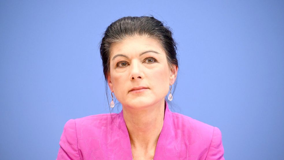BSW-Gründerin Sahra Wagenknecht fordert einen unabhängigen Ministerpräsidenten für Sachsen-Anhalt, der mit wechselnden Mehrheiten regiert. Eine wichtige Frage lässt sie jedoch offen. Foto: dpa/Sören Stache