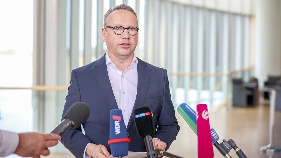 NRW-Justizminister gerät durch den Ausbruch in Duisburg unter Druck. Foto: Christoph Reichwein