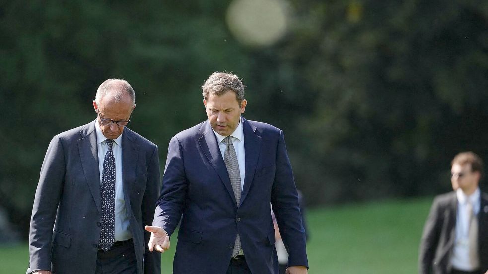 Kanzler und Vizekanzler könnten durch die Wahl in Sachsen-Anhalt in die Bredouille geraten. (Archivfoto) Foto: Kay Nietfeld/dpa