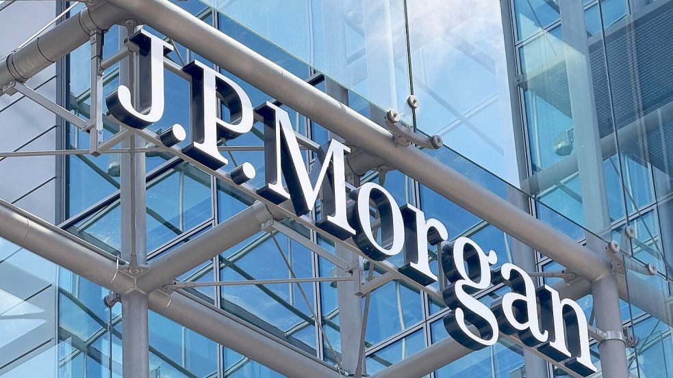 Die US-Großbank JPMorgan führt das Ranking erneut an. (Symbolbild) Foto: Julian Degler/dpa