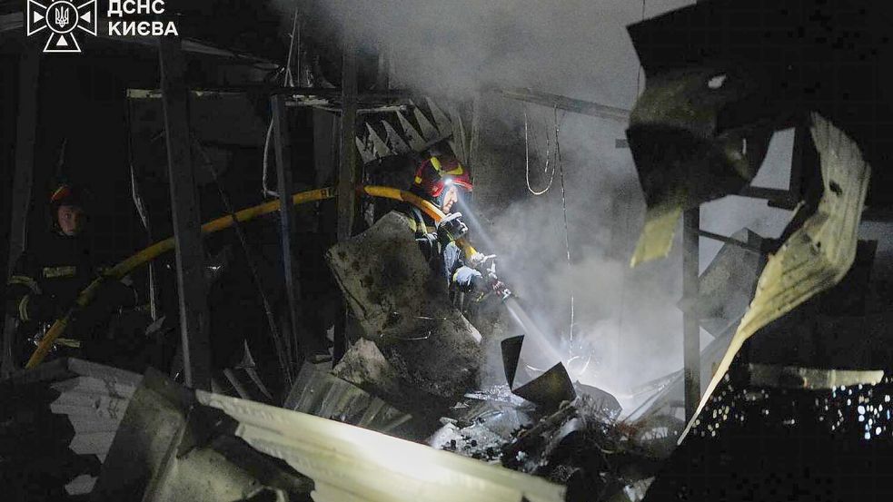 Sieben Menschen kamen beim Angriff auf ein Bahndepot in Kiew ums Leben. Foto: Uncredited