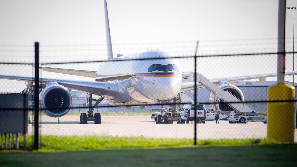 Der Regierungsflieger hat einen technischen Schaden. Foto: Bernd von Jutrczenka