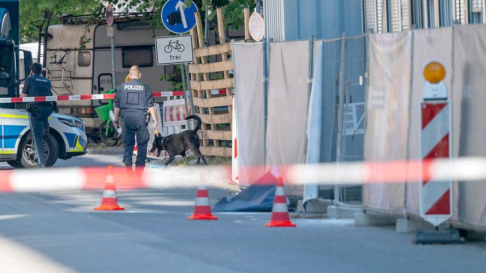 Welches Unternehmen Ziel des Angriffs war, ist noch offen. Foto: Peter Kneffel