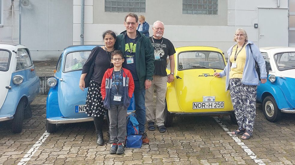 Stolze Isetta-Besitzer: Hildegard (von rechts), Jann, Hilko Anna und Jakob Barkhoff. Foto: privat