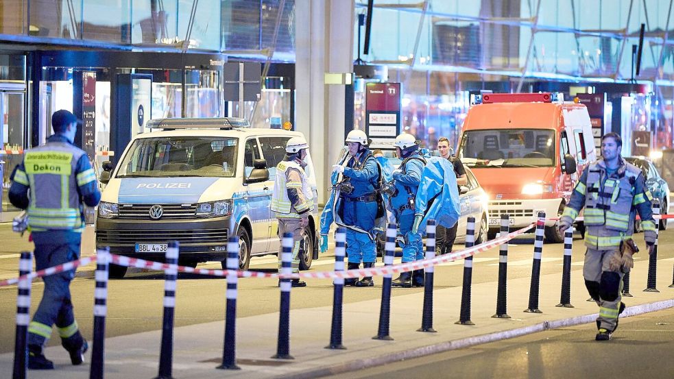 Nach dem Gefahrgutalarm am BER ist Terminal 1 wieder freigegeben. Foto: Michael Ukas
