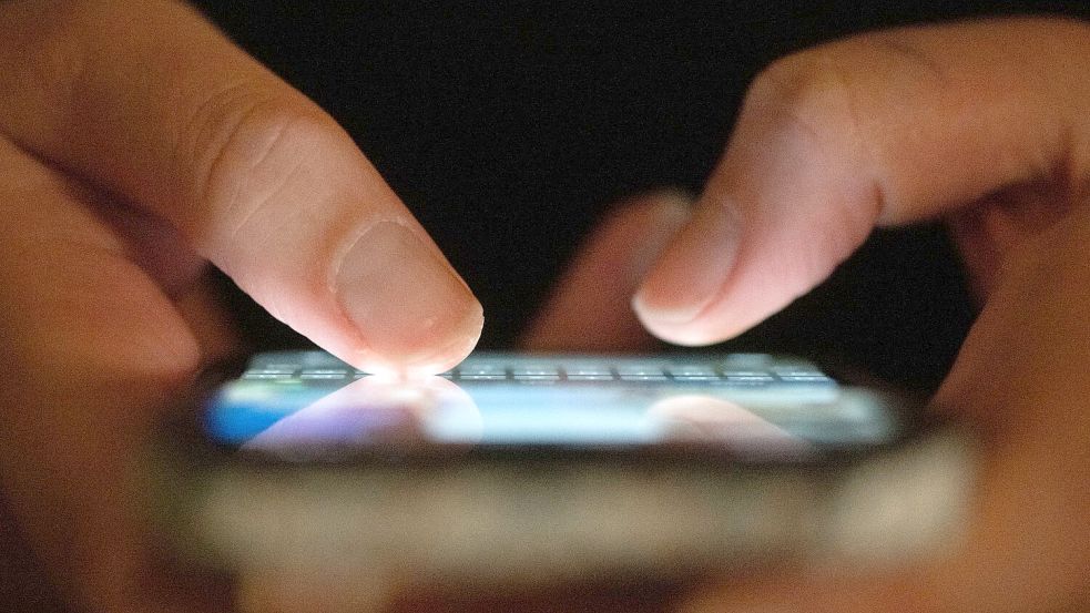 Eine Fanszene feiert Amokläufer und Attentäter im Netz. (Symbolbild) Foto: Sebastian Kahnert