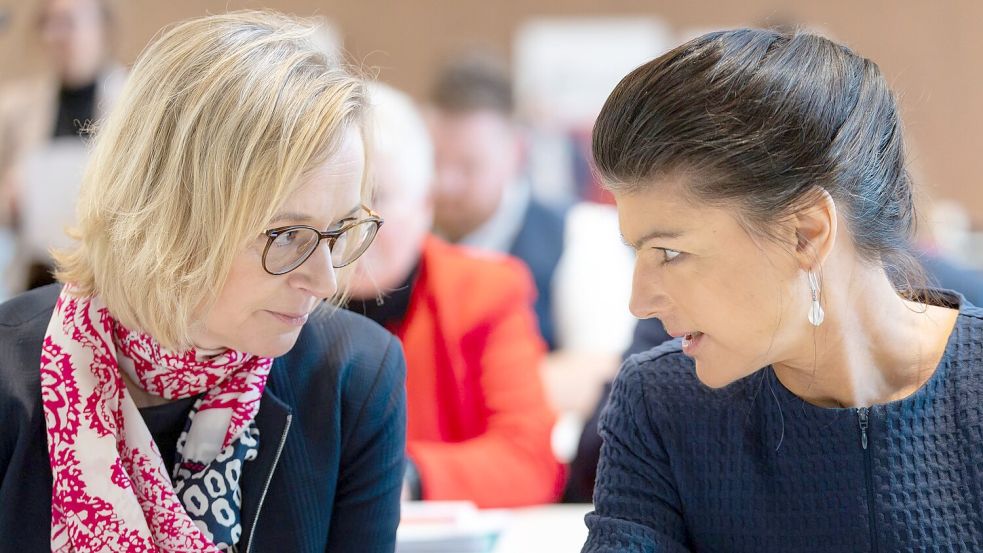 Im Dezember 2024 herrschte noch Einigkeit zwischen Sahra Wagenknecht und Katja Wolf. (Archivbild) Foto: Michael Reichel
