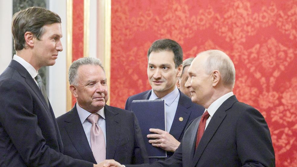Bereits mehrfach waren die US-Unterhändler Steve Witkoff und Jared Kushner zu Gesprächen in Moskau. Foto: Uncredited