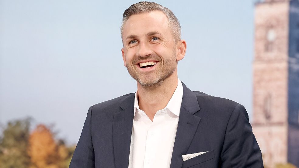 Erste Prognosen rechnen mit über 44 Prozent für die AfD: Ulrich Siegmund feiert mit der AfD in Sachsen-Anhalt einen deutlichen Wahlsieg. Foto: dpa/Jan Woitas