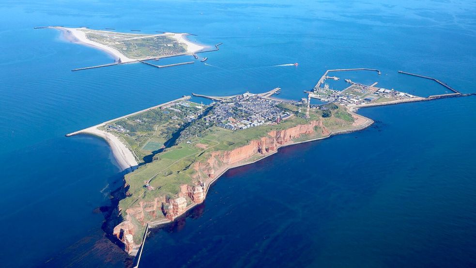 Rund um Helgoland war die Nordsee in diesem Sommer besonders warm, haben Messungen von Experten ergeben. (Archivbild) Foto: Stefan Rampfel/dpa