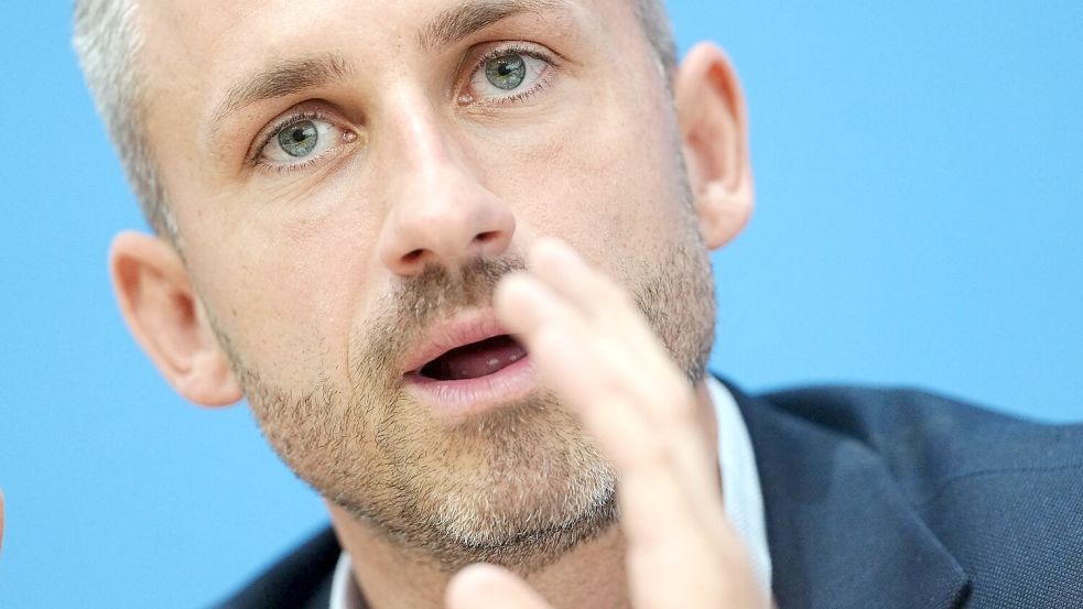 AfD-Spitzenkandidat Ulrich Siegmund will Gespräche auch mit Einzelabgeordneten führen. Foto: Kay Nietfeld/dpa