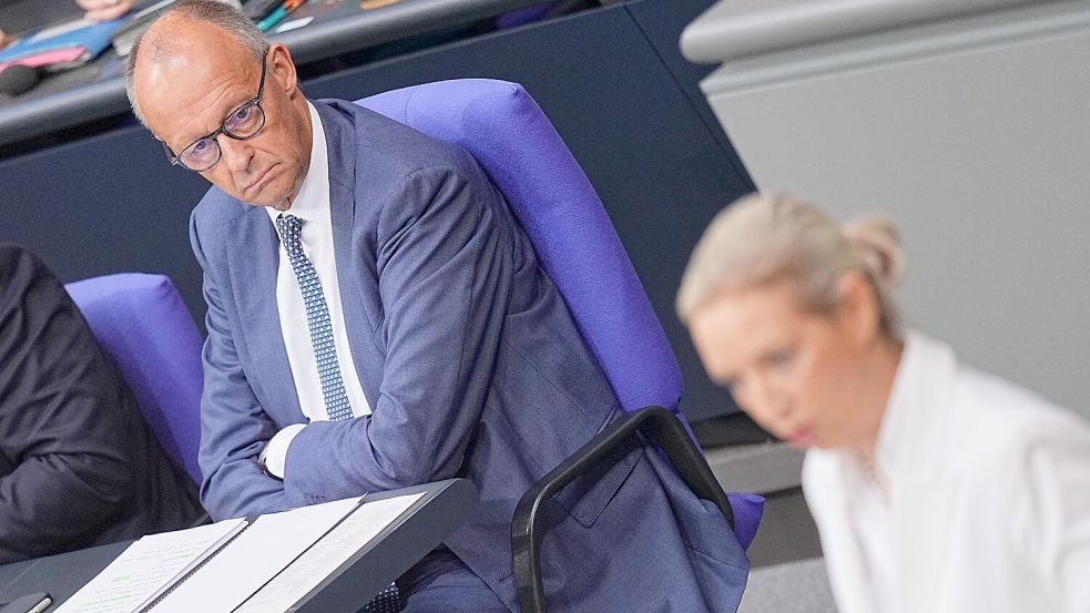 AfD-Chefin Alice Weidel wähnt die Zeit von Kanzler Friedrich Merz schon vorbei. Müsste das nicht alle Lebensgeister der Koalition wecken? Foto: dpa/Michael Kappeler