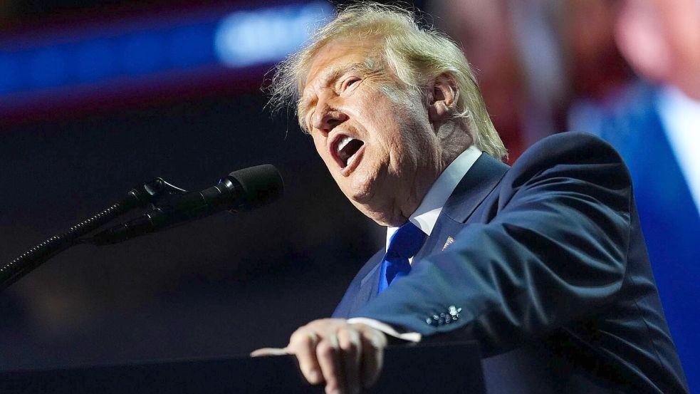Trump will die Amerikanerinnen und Amerikaner davon überzeugen, bei den Zwischenwahlen Republikaner zu wählen. Foto: Julia Demaree Nikhinson