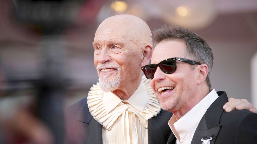 Die beiden Hauptdarsteller von „Wild Horse Nine“: John Malkovich und Sam Rockwell. (Archivbild) Foto: Alessandra Tarantino