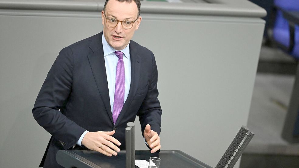 Auch nach seinem Rücktritt von der Spitze der Fraktion bleibt Spahn Abgeordneter im Bundestag - auch als neues Mitglied im Haushaltsausschuss. Foto: Michael Brandt