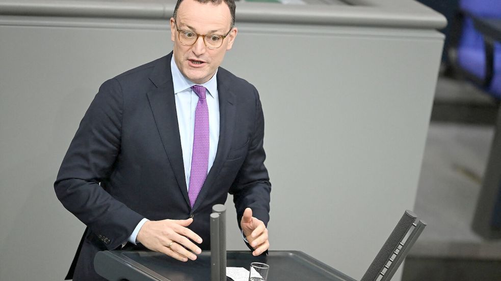 Er ist wieder da: Jens Spahn ist jetzt Mitglied im Haushaltsausschuss. Das nächste Sprungbrett, weitere Karriere in der Spitzenpolitik nicht ausgeschlossen. Foto: Michael Brandt