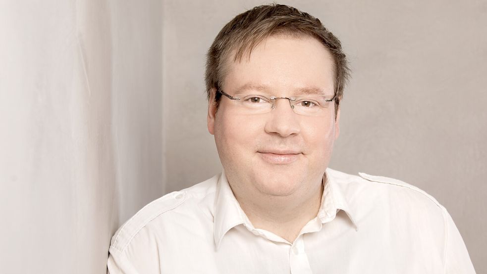 Marienhafes neuer Pastor Julien Fuchs. Foto: Traute Schönfeld
