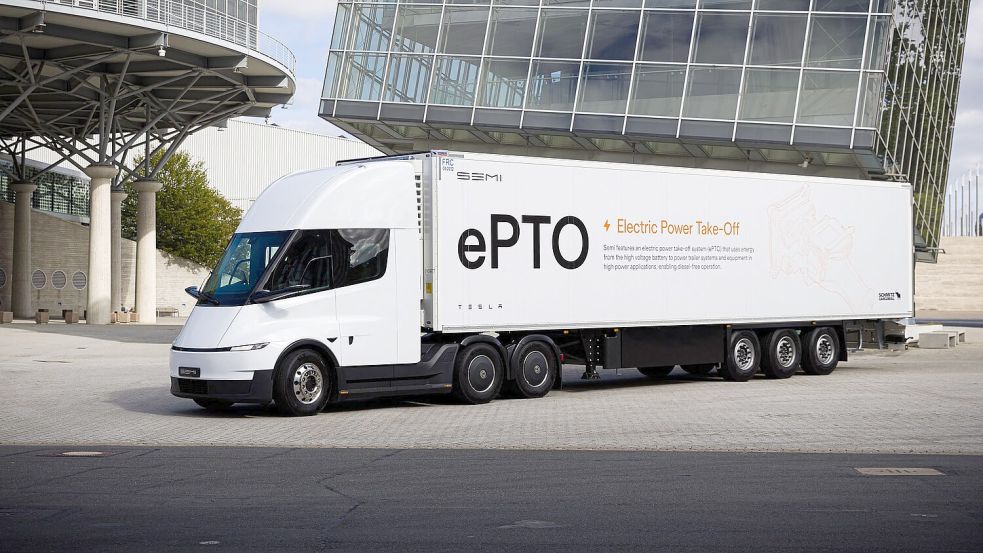 Der E-Lastwagen von Tesla soll ab 2027 auch auf europäischen Straßen unterwegs sein. Foto: Moritz Frankenberg