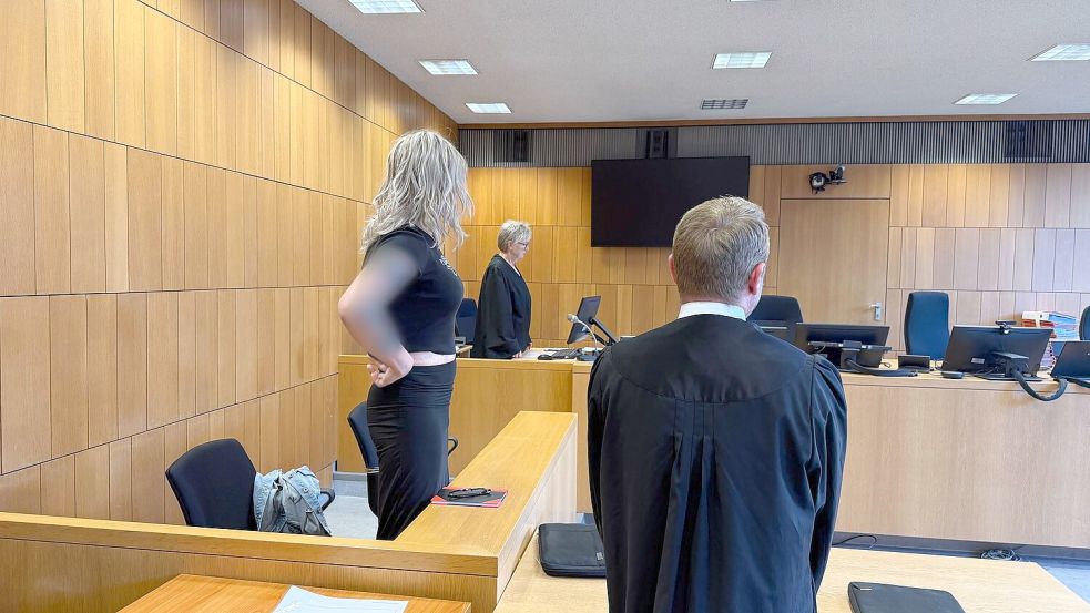 Die Angeklagte sitzt im Münchner Männergefängnis in U-Haft. Foto: Britta Schultejans/dpa