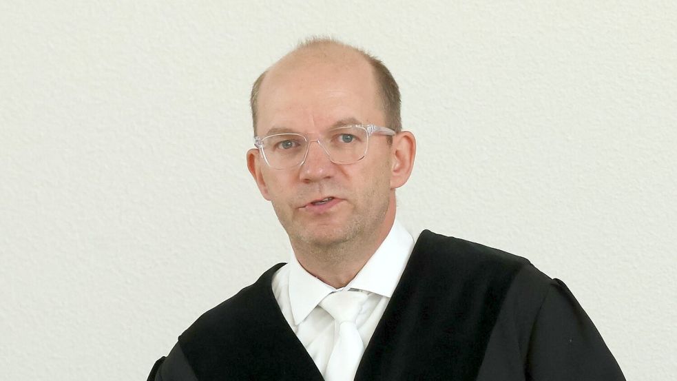 Der Vorsitzende Richter Holger Schütt befragt die Angeklagte stundenlang (Archivbild) Foto: Bernd Wüstneck