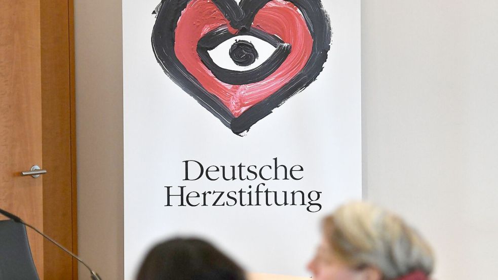 Das Ziel muss sein, eine Schädigung der Herzkrankgefäße zu verhindern, so die Herzstiftung (Archivbild). Foto: Paul Zinken