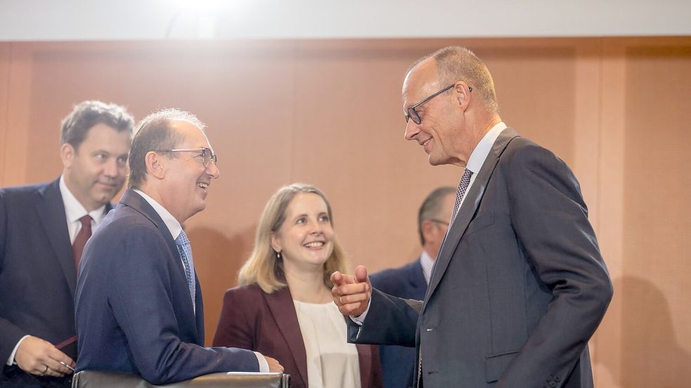 Bundesjustizministerin Stefanie Hubig (SPD) war es vor der Kabinettsitzung wichtig zu betonen, dass die aktuelle Bundesregierung ein Fundament gemeinsamer Ziele und Überzeugungen habe. Foto: Michael Kappeler/dpa