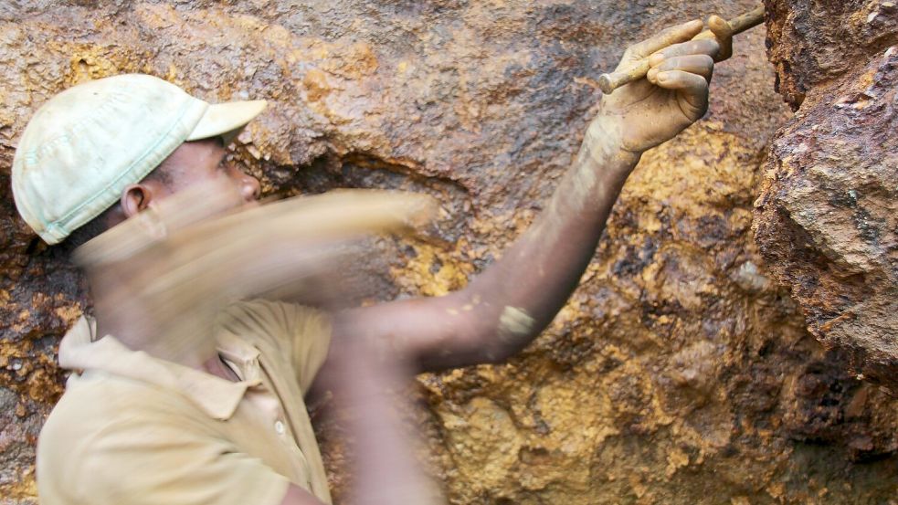 Beim Einsturz einer Goldmine sind Dutzende Bergarbeiter getötet worden. (Illustration) Foto: Jürgen Bätz