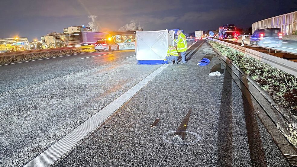 Teilsperrung der Autobahn 3: Ein Fußgänger ist bei ihrem Überqueren in Richtung Terminal 2 des Flughafens Frankfurt von einem Lastwagen erfasst und tödlich verletzt worden. Foto: Mike Seeboth/dpa