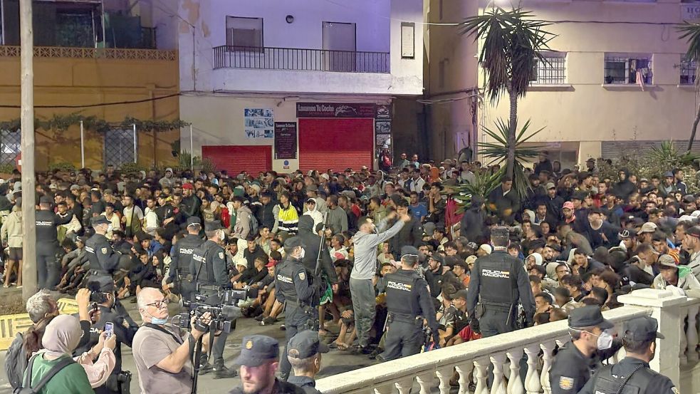 Die Polizei musste die Menge mit zusätzlichen Kräften unter Kontrolle bringen. Foto: Gabriela Sardá Núñez/EUROPA P