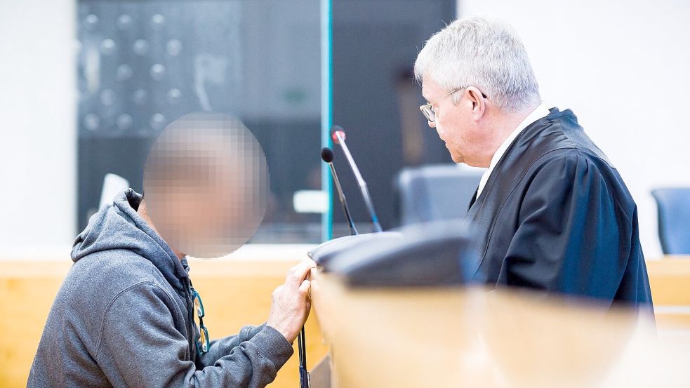 Hat er seine eigene Familie angegriffen, seine Frau getötet und seine Tochter lebensgefährlich verletzt? Der Angeklagte will sich im Prozess äußern. Foto: Moritz Frankenberg