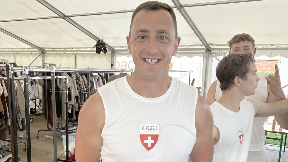 Maiko-Benedikt Remmers ruderte im Film im historischen Baumwolltrikot für die Schweiz. Foto: privat