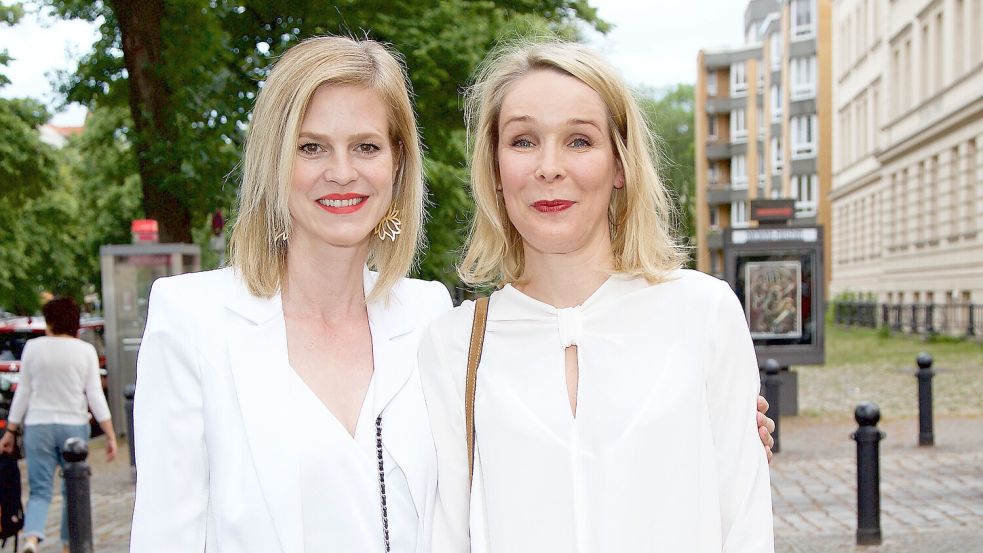 Umgeben von Prominenz: Amelie von Wedel (r.) mit Prinzessin Minzi zu Hohenlohe beim Jahrestreffen des International Council Museum Berggruen in Berlin im Jahr 2017. Foto: Imago/Eventpress Radke