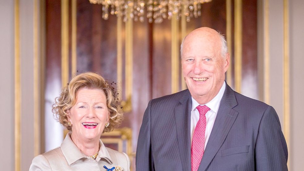 Eine ganz besondere Liebe verband König Harald V. (rechts) und seine Frau Sonja (links). (Archivbild) Foto: Heiko Junge/ntb/dpa