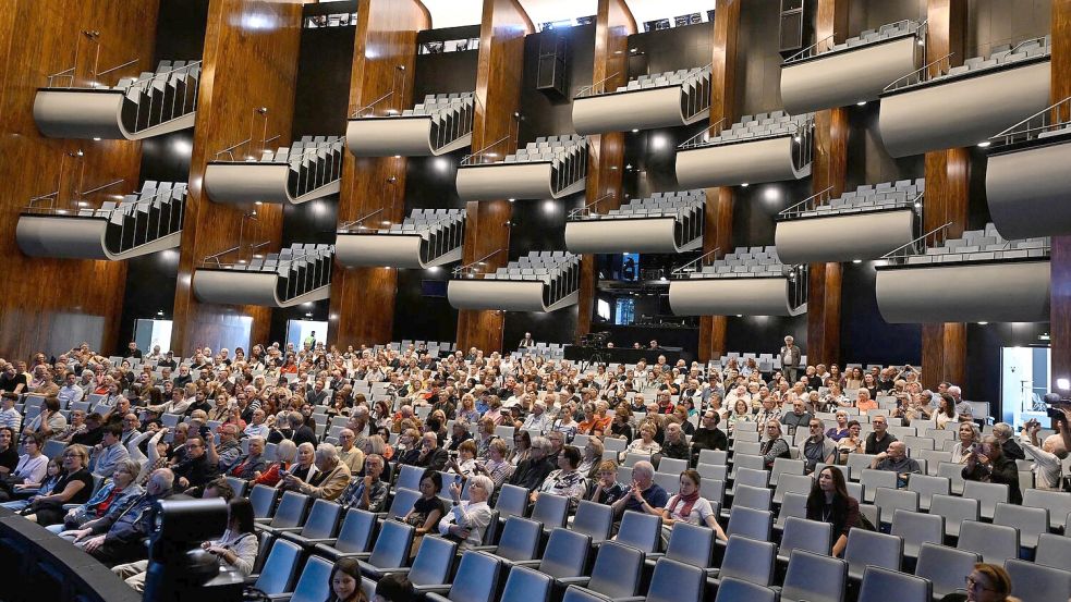 Die Sanierung von Oper und Schauspielhaus in Köln wird an diesem Wochenende mit einem großen Fest gefeiert. Foto: Roberto Pfeil/dpa