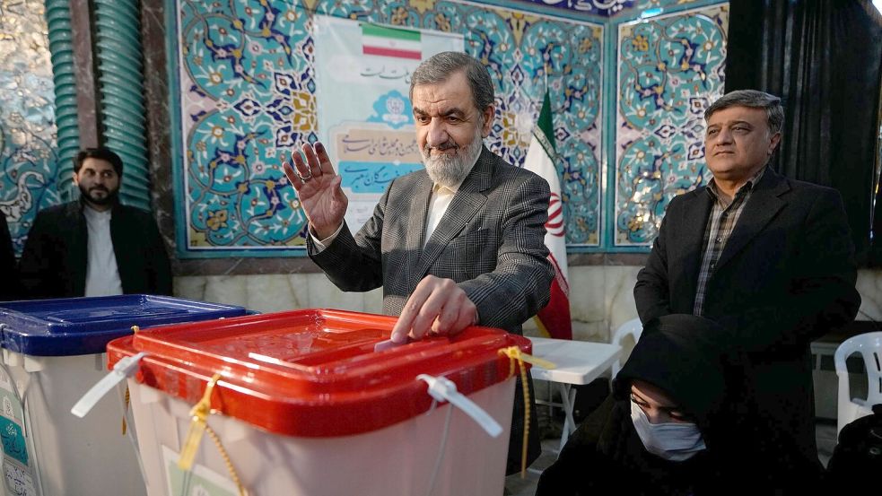 Irans höchster Sicherheitskoordinator, Mohsen Resai, signalisiert die Bereitschaft, zum Rahmenabkommen mit den USA zurückzukehren. (Archivbild) Foto: Vahid Salemi/AP/dpa